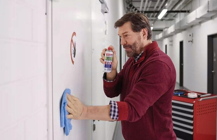 TESA Środek zmywacz w sprayu do usuwania kleju etykiet naklejek taśmy 200ml