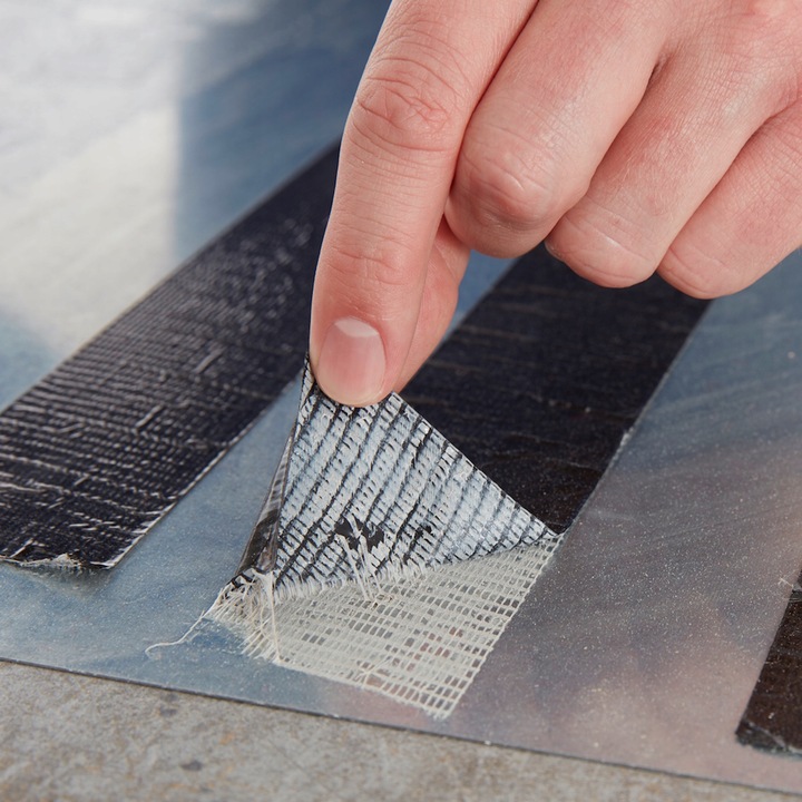 TESA Środek zmywacz w sprayu do usuwania kleju etykiet naklejek taśmy 200ml