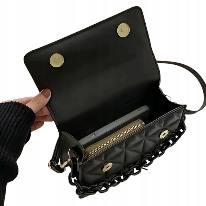 Torebka Damska CZARNA Pikowana z Łańcuchem na Ramię do Ręki