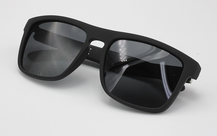 OKULARY PRZECIWSŁONECZNE MĘSKIE POLARYZACYJNE UV 400 ETUI POLARIZED CZARNE