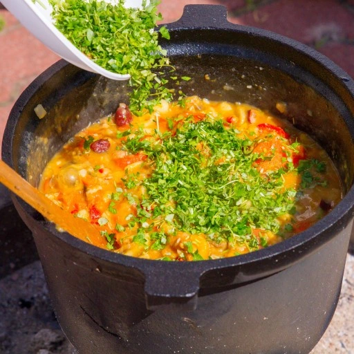 KOCIOŁEK żeliwny STOJĄCY myśliwski 7L na ognisko