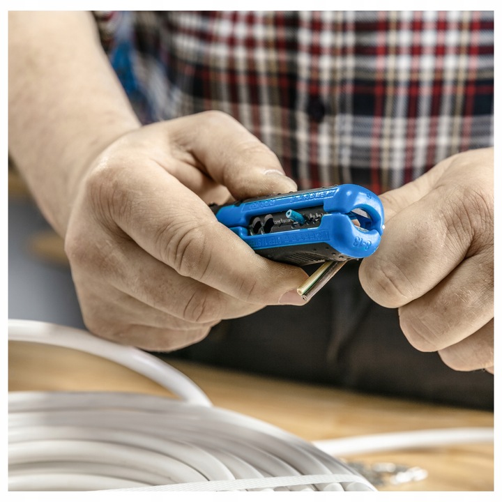 ŚCIĄGACZ DO IZOLACJI 0,5 mm² - 6 mm² DO KABLI PRZEWODÓW HOGERT HT1P102