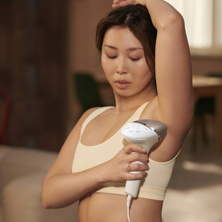 Depilator IPL Philips Lumea seria 8000 nasadka do ciała etui BRI940/00