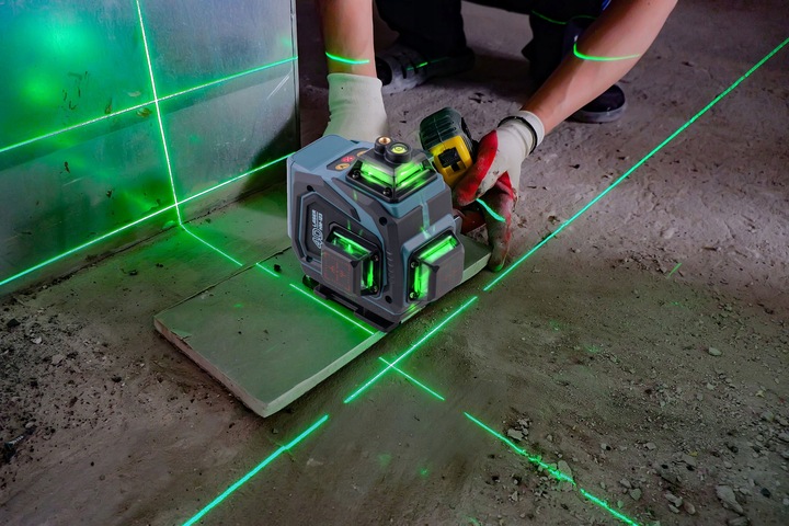 POZIOMICA LASEROWA LASER KRZYŻOWY 4D SAMOPOZIOMUJĄCY 40m 2 Akumulatory