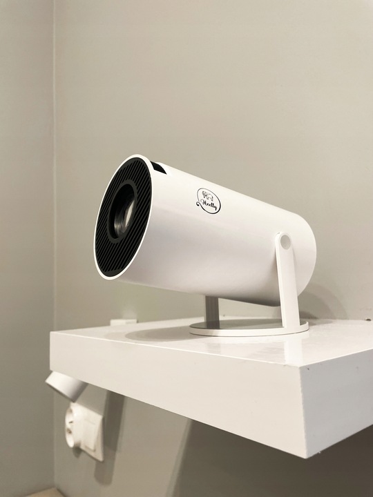 PROJEKTOR RZUTNIK ANDROID TV 4K WIFI FULL HD PRZENOŚNY SMART GŁOŚNIK