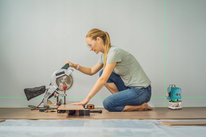 16-liniowa Poziomica laserowa Laser Krzyżowy 4D PILOT STATYW WALIZKA