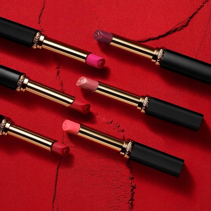 MATOWA LUKSUSOWA POMADKA DO UST Z KWASEM HIALURONOWYM LOREAL COLOR RICHE