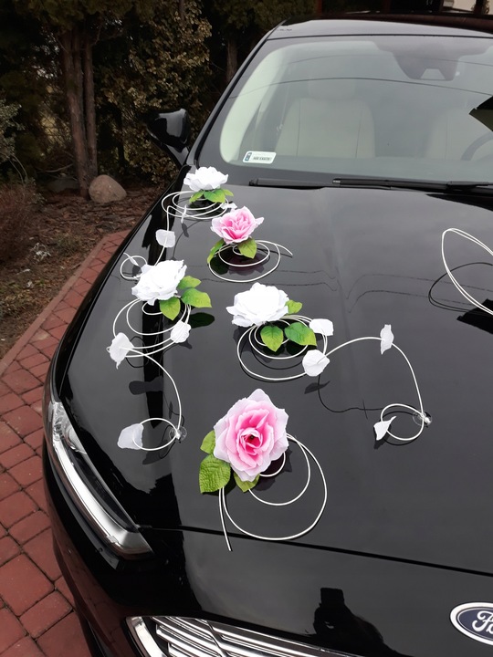 Dekoracja samochodu ozdoby na auto do ślubu płatki