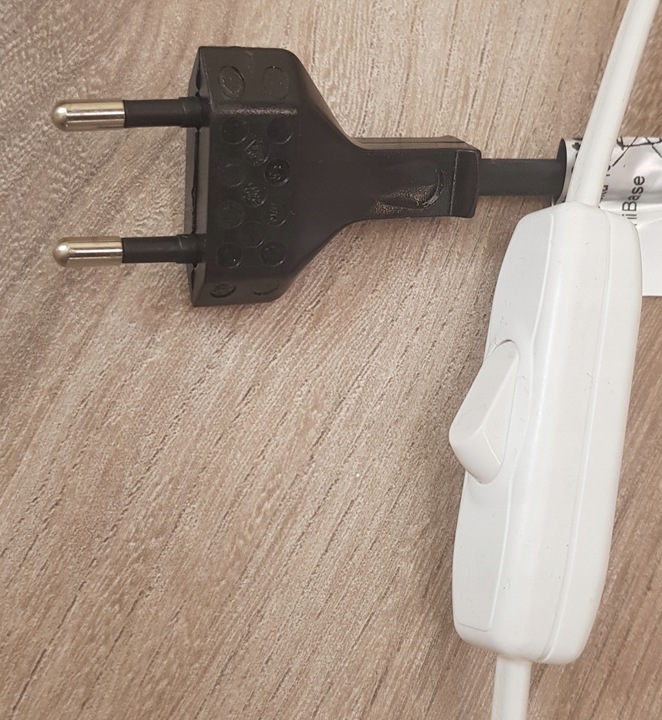 Gniazdo oprawa E27 z kablem włącznikiem wtyczką