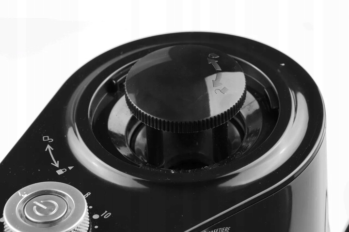 Młynek do mielenia kawy orzechów żarnowy elektryczny Łucznik CG-2019