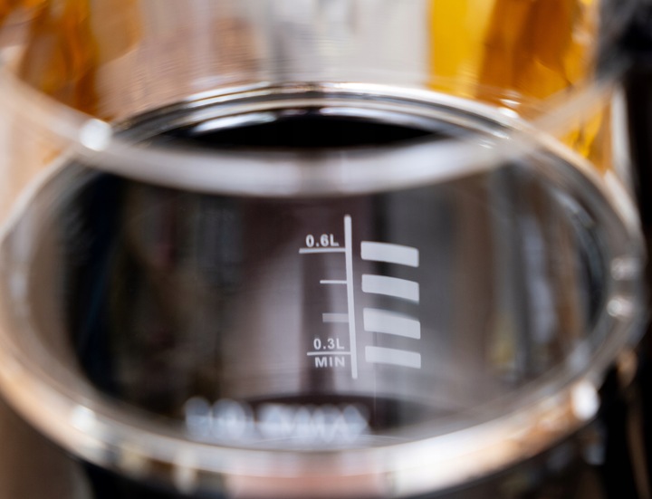 CZAJNIK ELEKTRYCZNY BEZPRZEWODOWY SZKLANY 1L PANEL DOTYKOWY 1100W