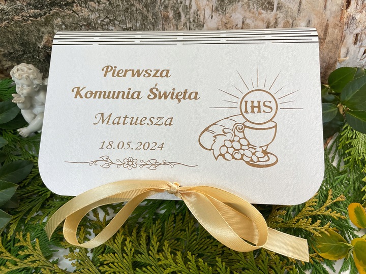 PAMIĄTKA PIERWSZEJ KOMUNII ŚWIĘTEJ Prezent Pudełko na Komunię BIAŁE