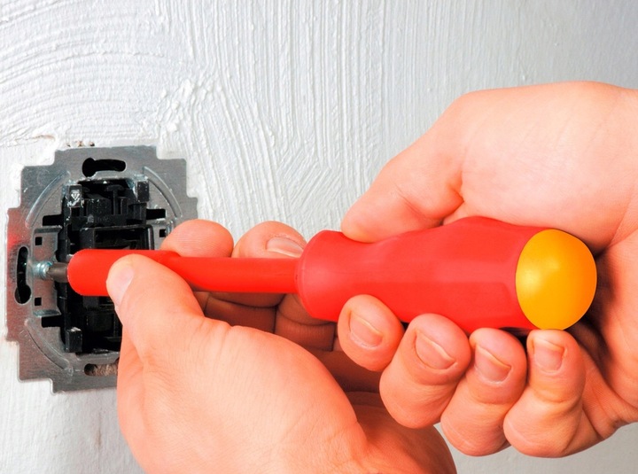 WKRĘTAKI ŚRUBOKRĘTY IZOLOWANE DLA ELEKTRYKA + PRÓBNIK NAPIĘCIA