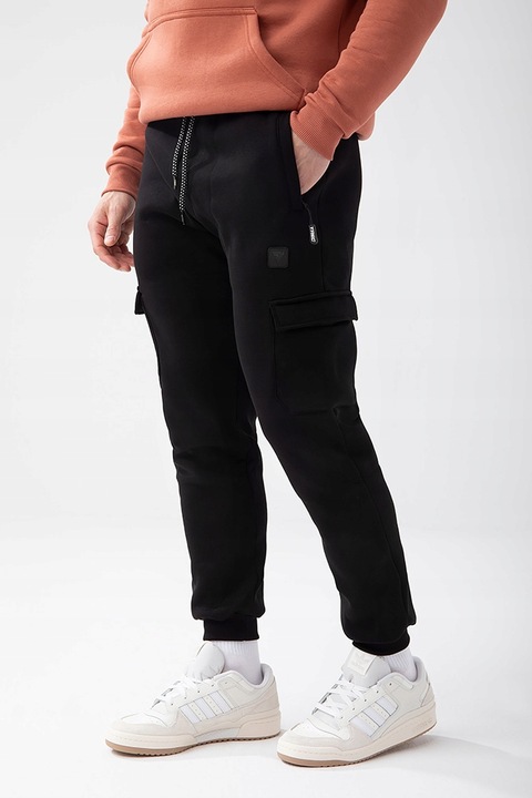 Czarne spodnie męskie BASIC PANTS CARGO 150 T BLACK rozmiar M