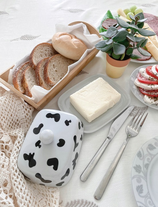 ŁACIATA BIAŁA MASELNICZKA CERAMICZNA POJEMNIK NA MASŁO Z POKRYWKĄ