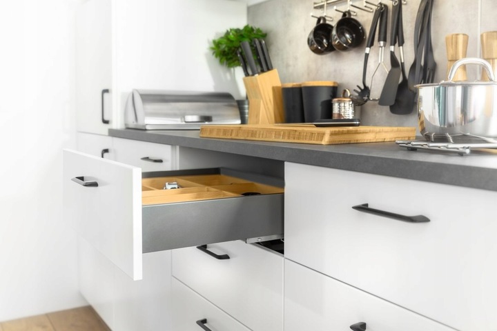 SZUFLADA GTV AXIS PRO 600D1 B. WYSOKA L600 H199 BIAŁA CICHY DOMYK