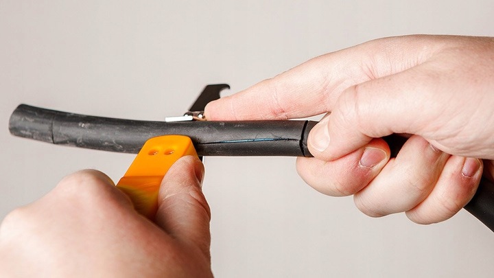 Ściągacz izolacji z hakiem nóż elektryka 180mm 01-547 NEO TOOLS