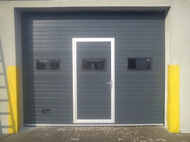 Okno do bramy garażowej segmentowej