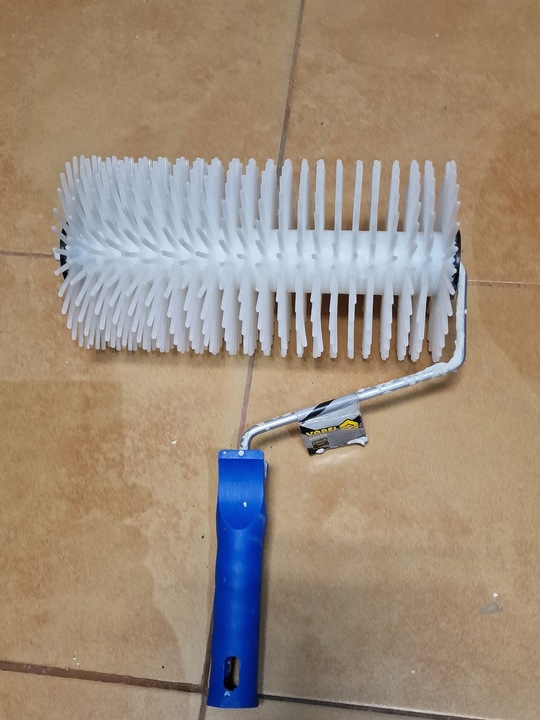 WAŁEK DO ODPOWIETRZANIA WYLEWEK 230x123MM VOREL