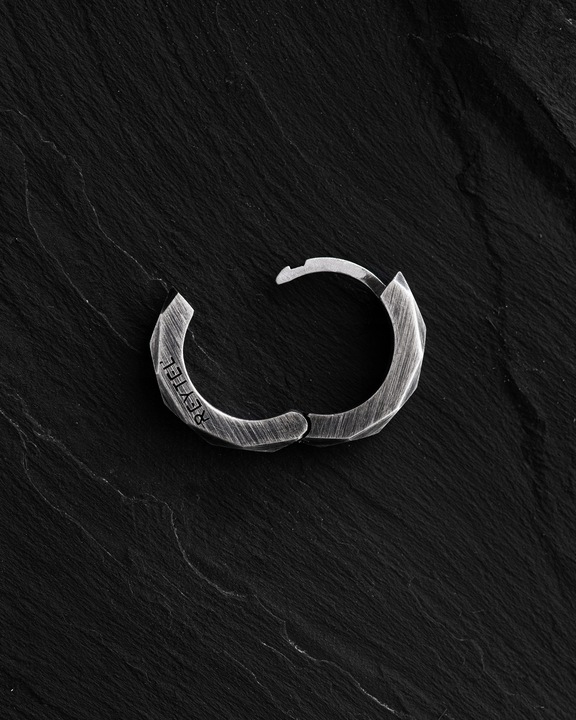 Srebrny kolczyk-kółko FLASH