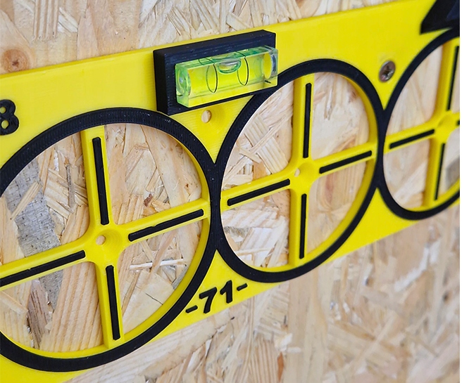 Szablon do wymiarowania otworów puszek elektrycznych gniazdek wzornik