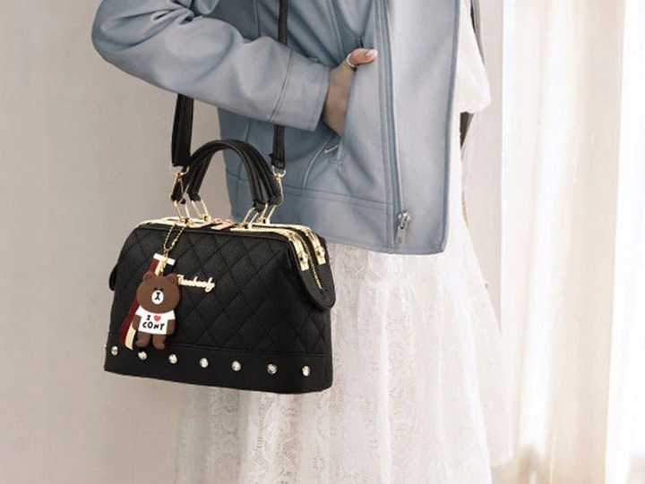 CZARNA TOREBKA Ramię Klasyczna PIKOWANA MIŚ Złote Dodatki Kuferek