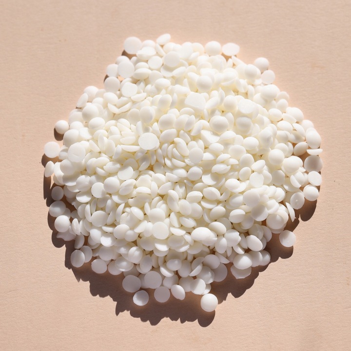 Wosk sojowy KeraSoy Pillar 4120 do świec wolnostojących pastylki 2 kg