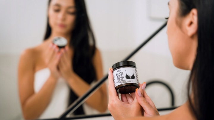 KREM DO BIUSTU PUSH-UP MODELUJĄCO WYPEŁNIAJĄCY VCEE BOOB LIFT 100ML