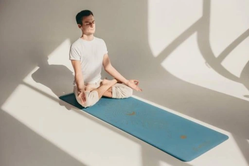 Mata do jogi Sayoga Performance Cosmic Alignment