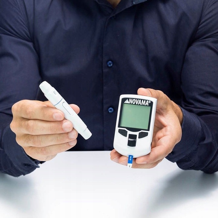 GLUKOMETR 3W1 NOVAMA MULTICHECK PRO+ GLUKOZA CHOLESTEROL KWAS MOCZOWY