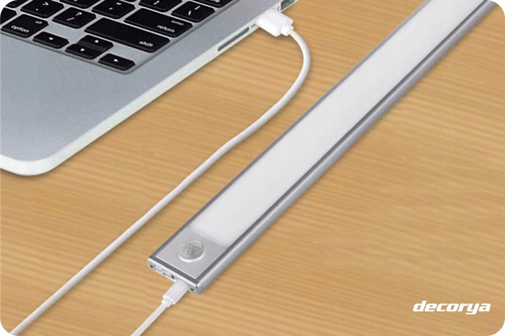 BEZPRZWODOWA LISTWA LED MAGNETYCZNA USB LAMPKA Z CZUJNIKIEM RUCHU ZMIERZCHU