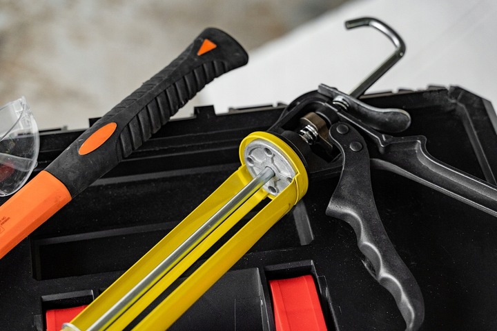 PISTOLET Wyciskacz do silikonów kartuszy klejów Solidny 18:1 Bauhus