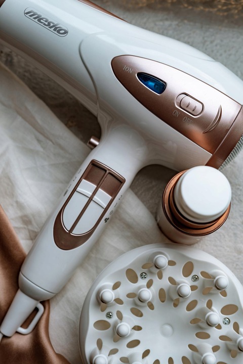 SUSZARKA DO WŁOSÓW Z JONIZACJĄ 2400W Zimny nawiew + Koncentrator i