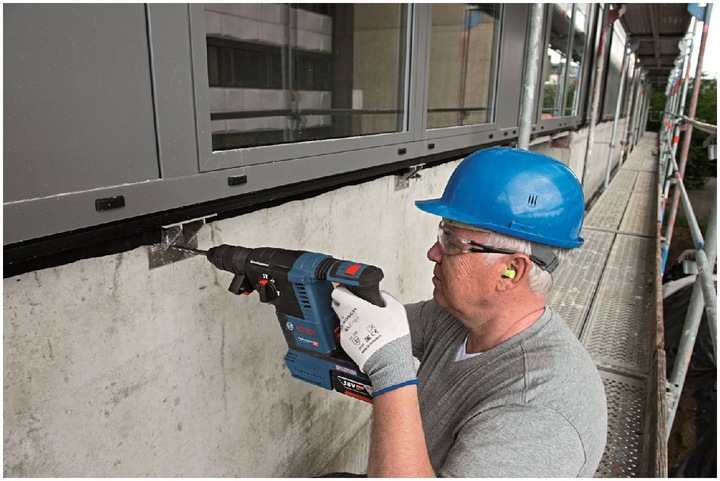 AKUMULATOROWY MŁOT GBH 18V-26 BOSCH 2x6,0Ah