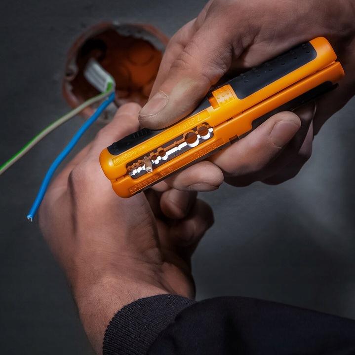 Automatyczny ściągacz do izolacji czołowy 180mm NEO 01-524