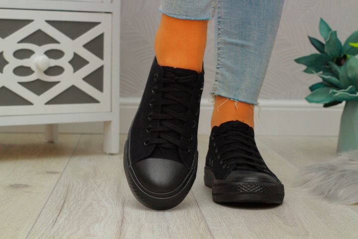 TRAMPKI DAMSKIE CZARNE BUTY SPORTOWE TENISÓWKI KLASYCZNE ALL BLACK
