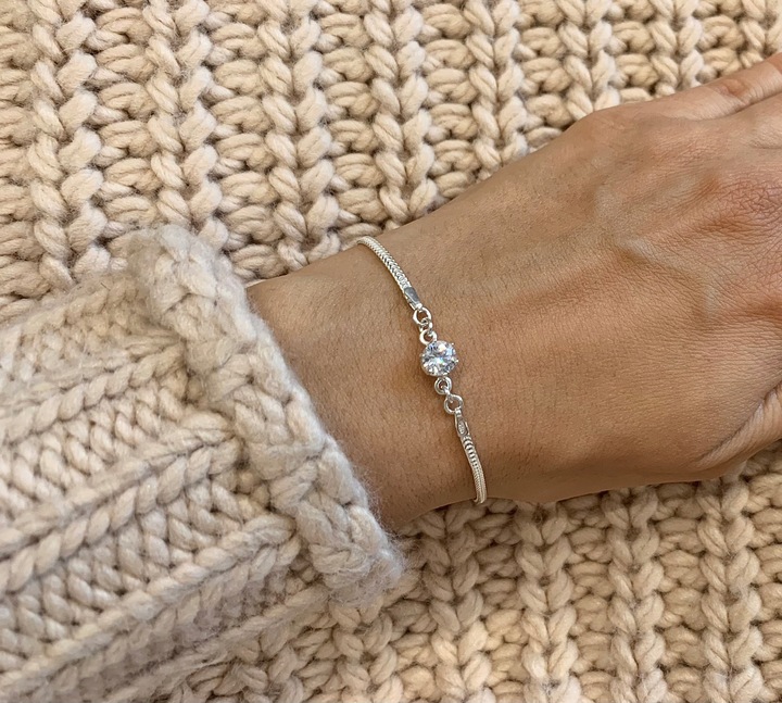 SREBRNA BRANSOLETKA DAMSKA CYRKONIA NA RĘKĘ REGULOWANA DLA NIEJ + GRAWER