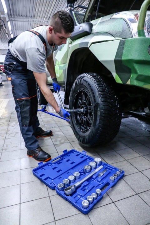 ZESTAW NASADEK TORX WEWNETRZNY E4 E24 14SZT TORXY