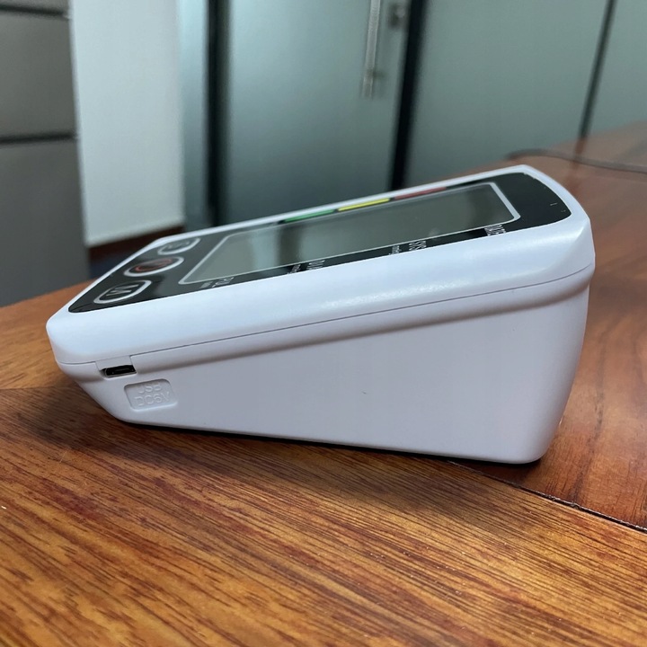 CIŚNIENIOMIERZ NARAMIENNY ELEKTRONICZNY DUŻY WYŚWIETLACZ LED 22-32CM