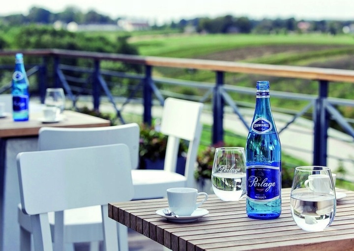 CISOWIANKA Perlage woda musująca pet 18 butelek x 700ml