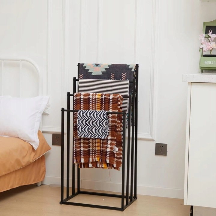 Stojak na Ręczniki Wieszak Łazienkowy Metalowy Stojący 4 Poziomy Czarny