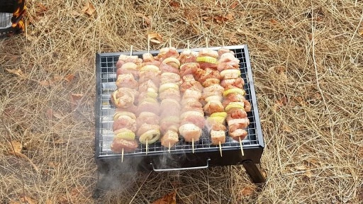 GRILL TURYSTYCZNY PRZENOŚNY SKŁADANY WĘGLOWY KEMPINGOWY METALOWY WALIZKA