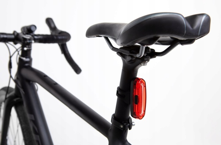 LAMPKA ROWEROWA TYLNA LED USB MOCNA