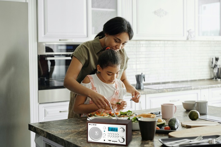 RADIO KUCHENNE BLUETOOTH PRZENOŚNE RETRO LCD ANTENA FM USB SD ZEGAR