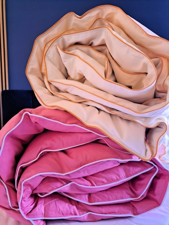 Kołdra puchowa 140x200 2,5kg PUCH I PIERZE RÓŻOWA lub KREMOWA