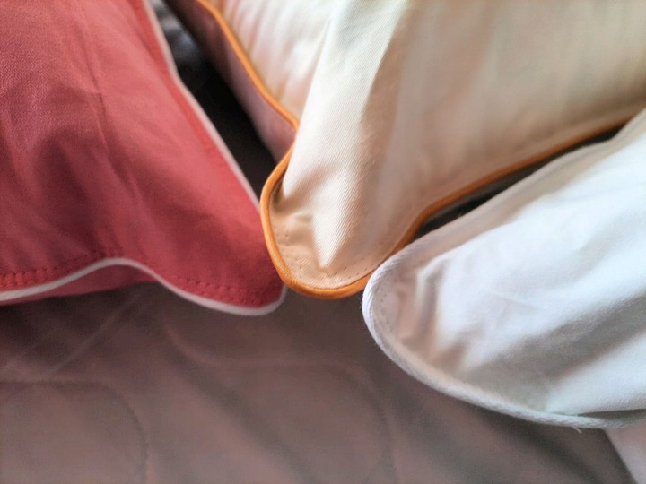 Poduszka PUCHOWA 70/80 2 kg 3 KOLORY