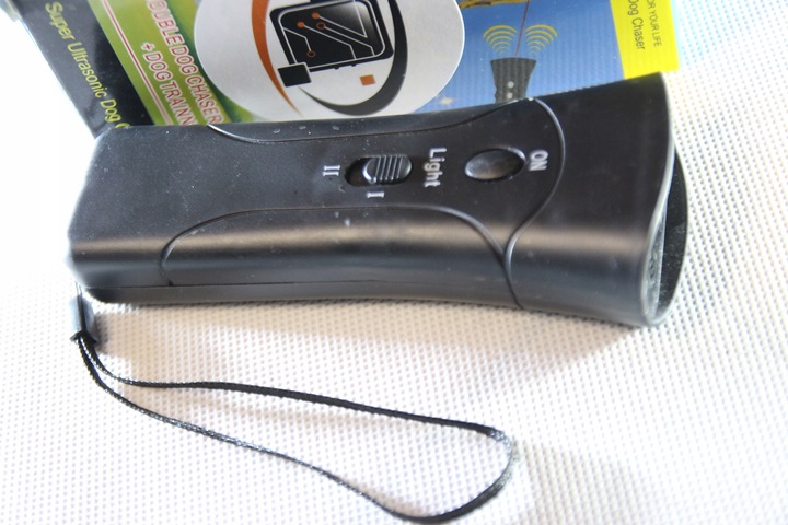 Odstraszacz Psów Ultradźwiękowy Głośny Mocny 130dB MP036 3w1 LED