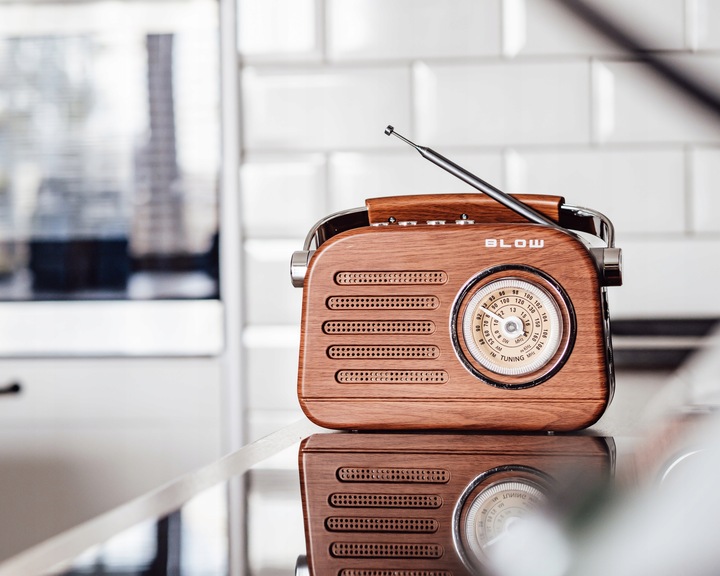 RADIO KUCHENNE RETRO PRZENOŚNE BLUETOOTH FM NA BATERIE R20 SIECIOWE