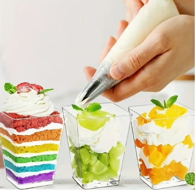 POJEMNIKI PUCHARKI KWADRATOWE DO DESERÓW PRZEKĄSEK SŁODKI STÓŁ 120ml