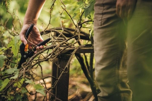 FISKARS SEKATOR NOŻYCOWY P26 SINGLESTEP 1000567